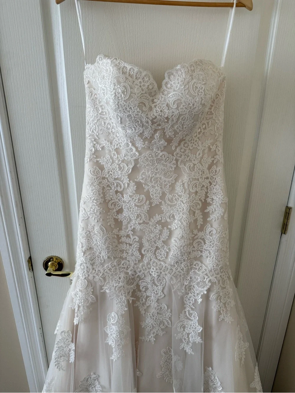 Madison Collection | Ivory Lace Tulle Wedding Gown Size 12 - Picture 3 of 15